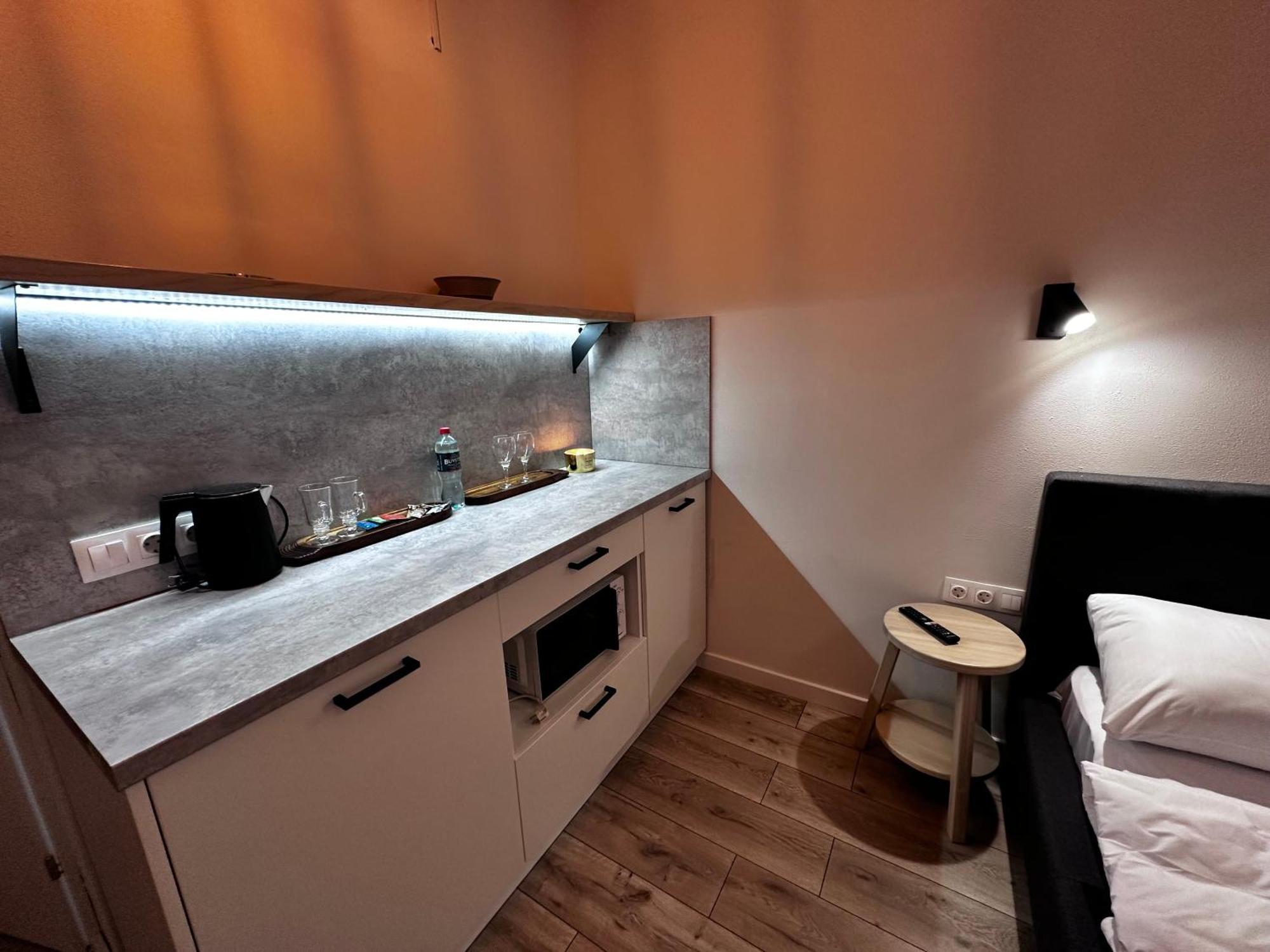 Hotel Gallery 21 Lviv Exterior photo
