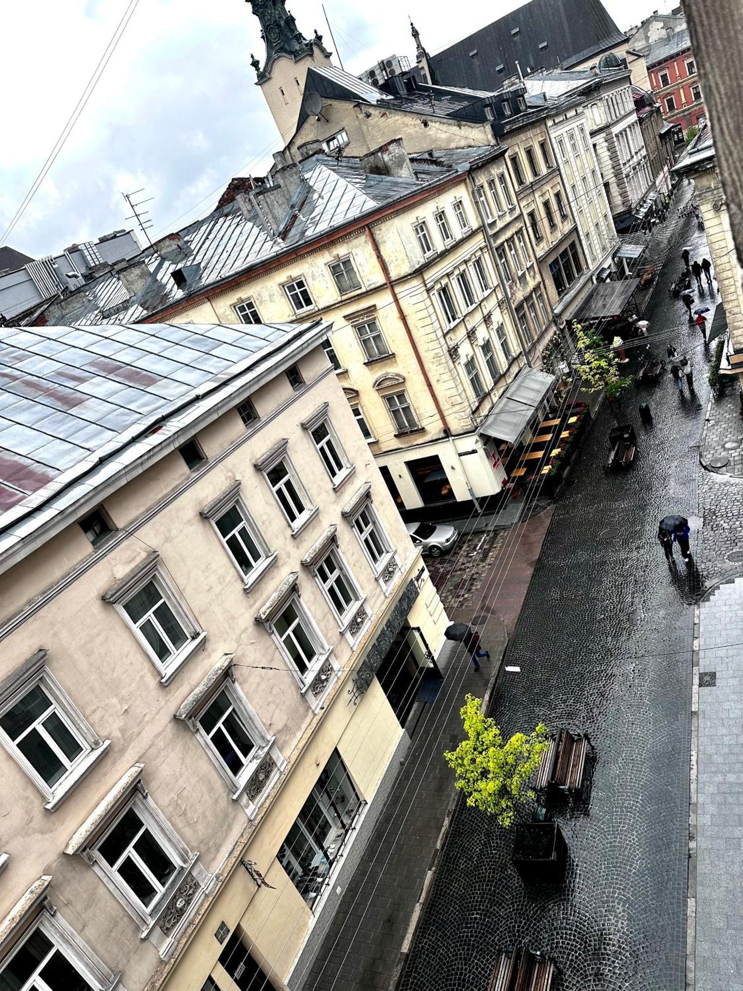 Hotel Gallery 21 Lviv Exterior photo